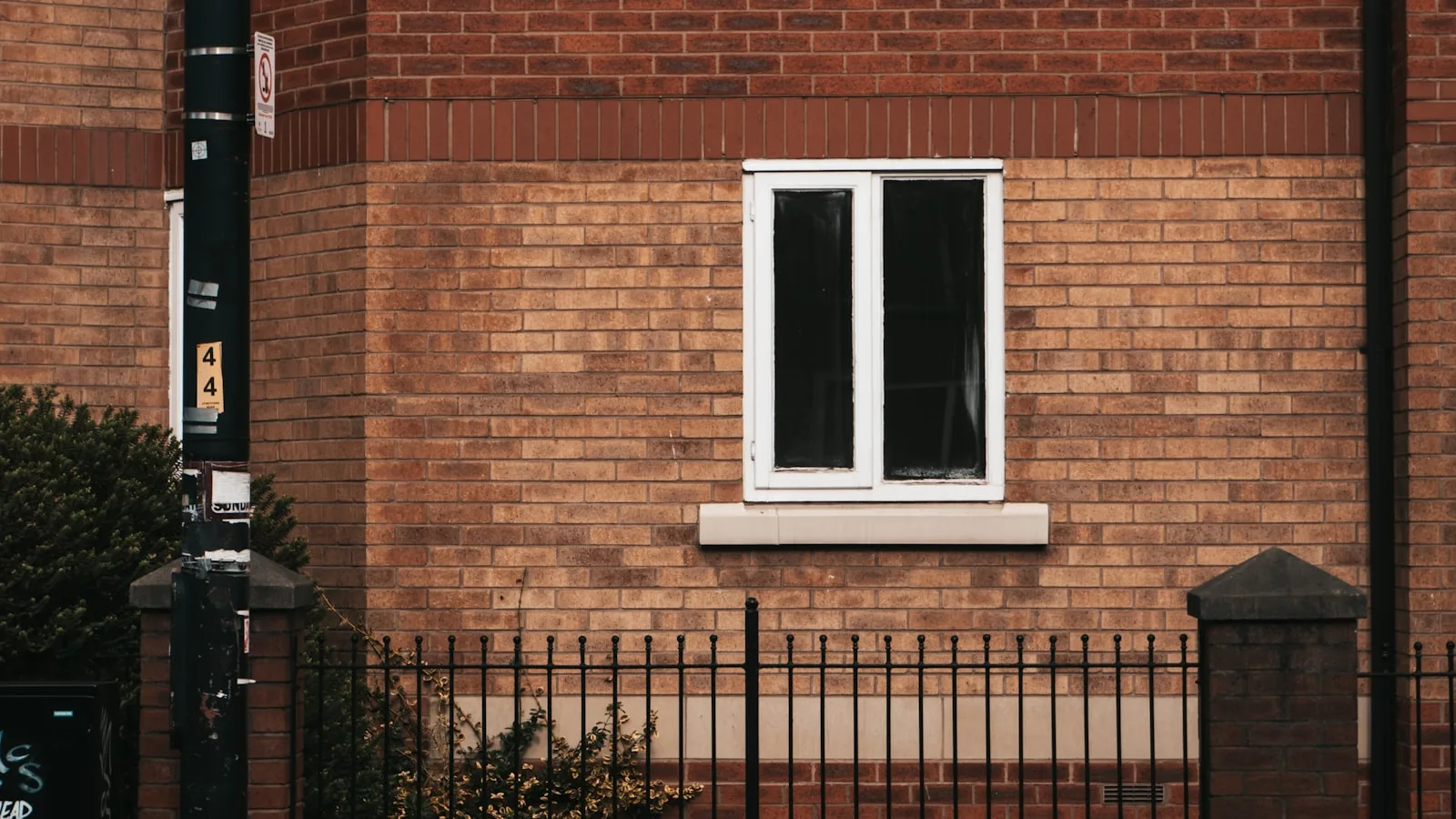 Cash Buyers vs Estate Agents: Which Is Right for Me?