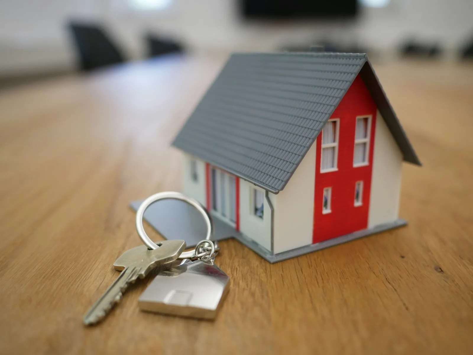 How to Sell a House Quickly to Pay Off Debts